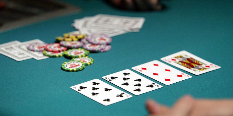 Mẹo chơi Poker với phương pháp Small Ball