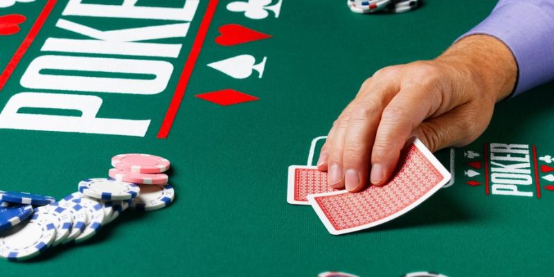 Nên tập trung cược bài Poker cho một bàn duy nhất 